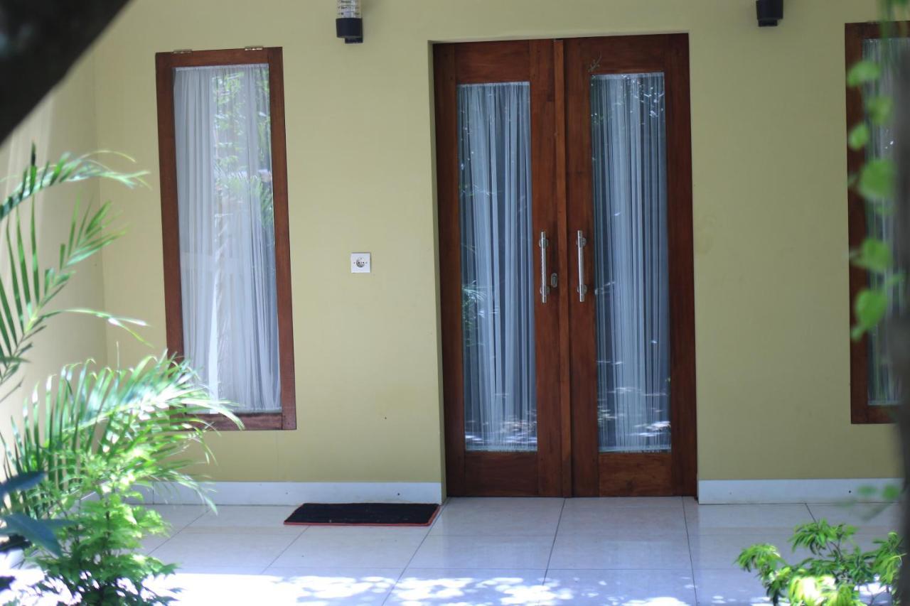 Three V Homestay Kuta  Exteriör bild